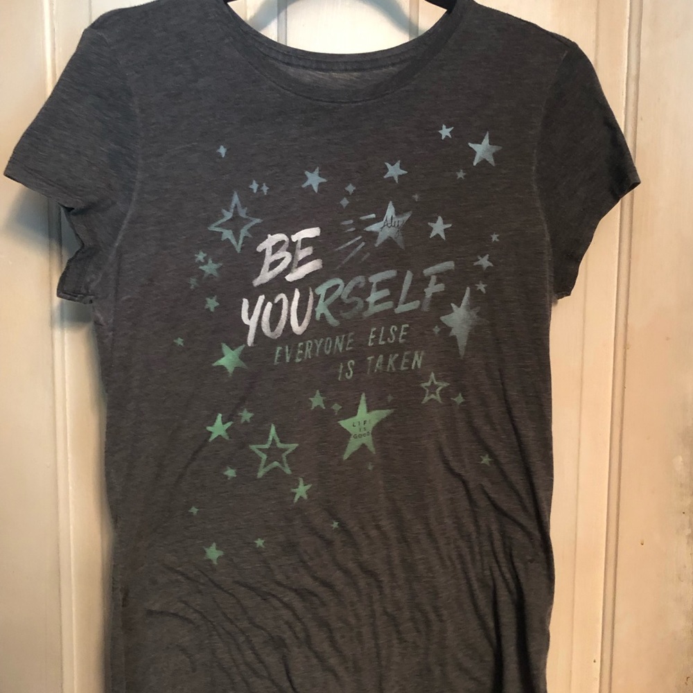 Life is Good size M gray tee